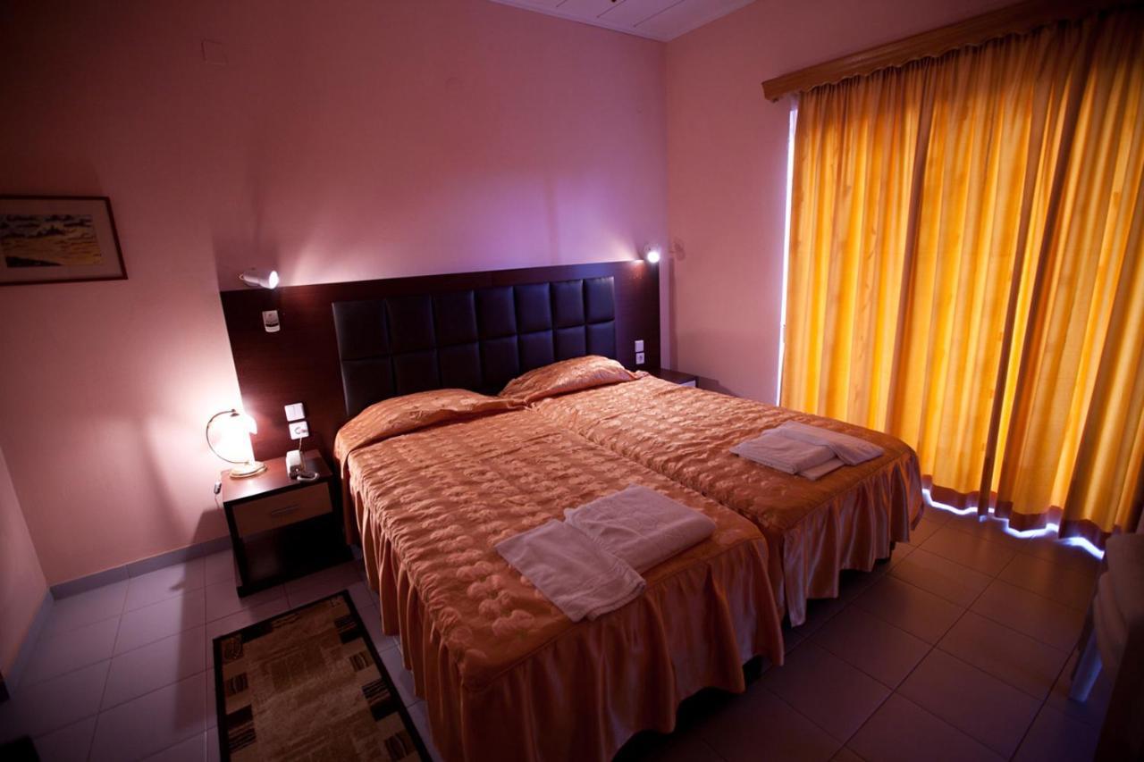 Blue Bay Hotel Charamida Buitenkant foto