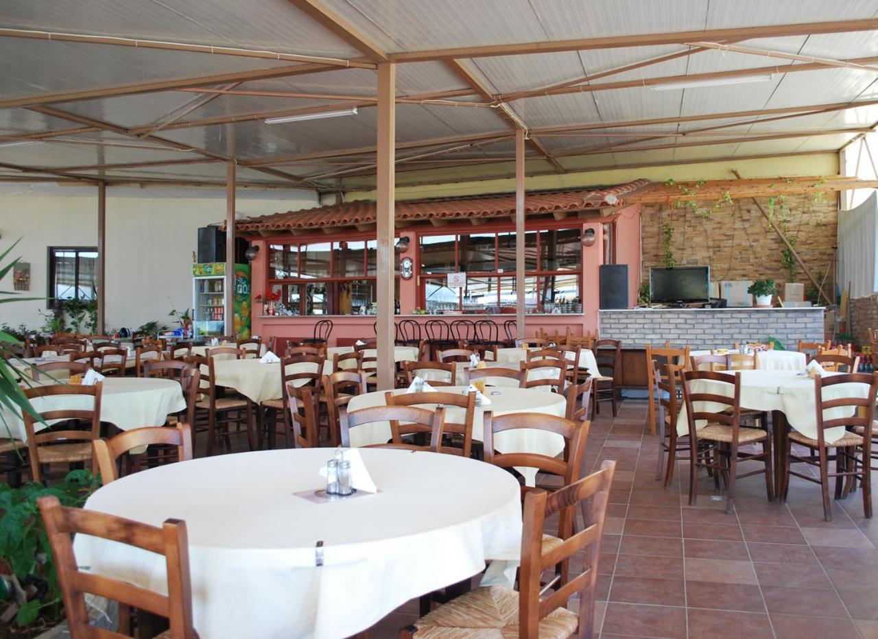 Blue Bay Hotel Charamida Buitenkant foto