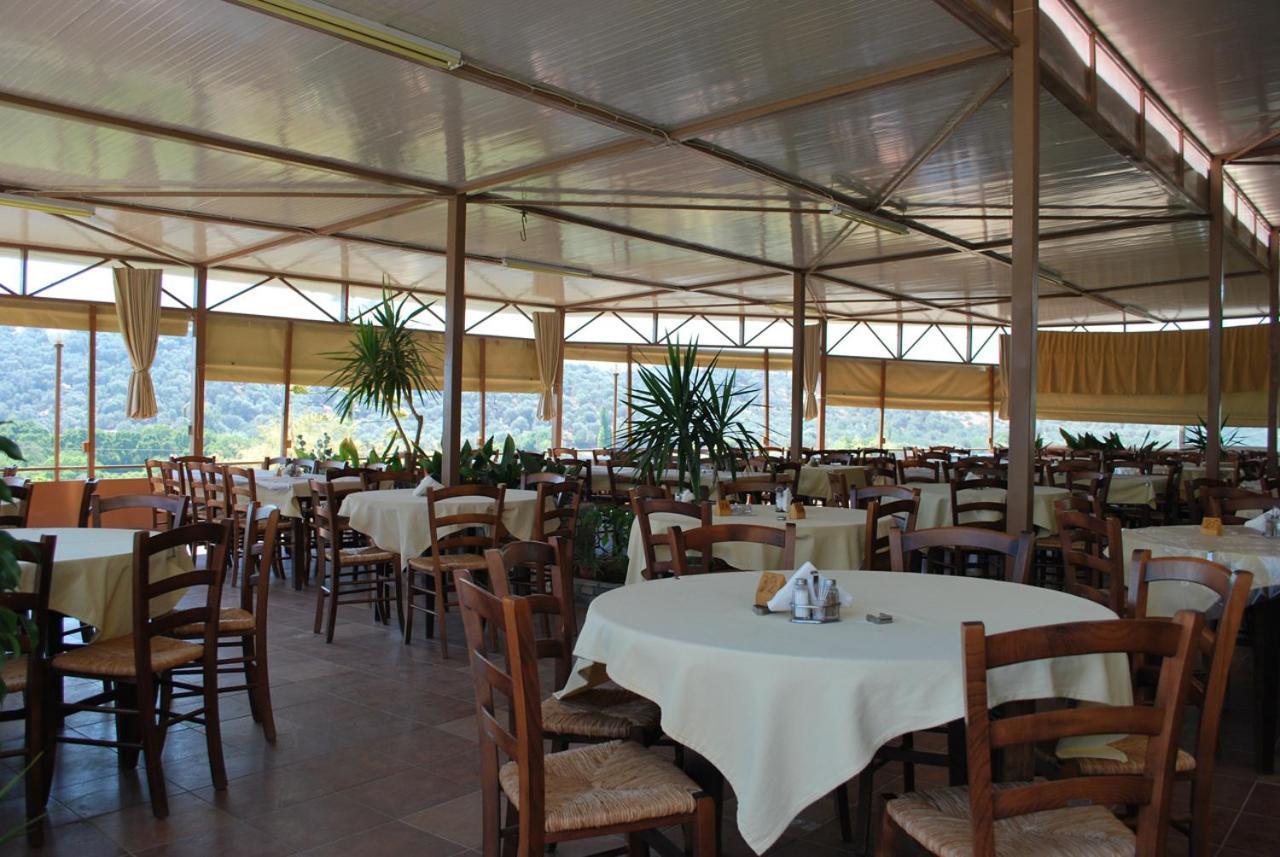 Blue Bay Hotel Charamida Buitenkant foto