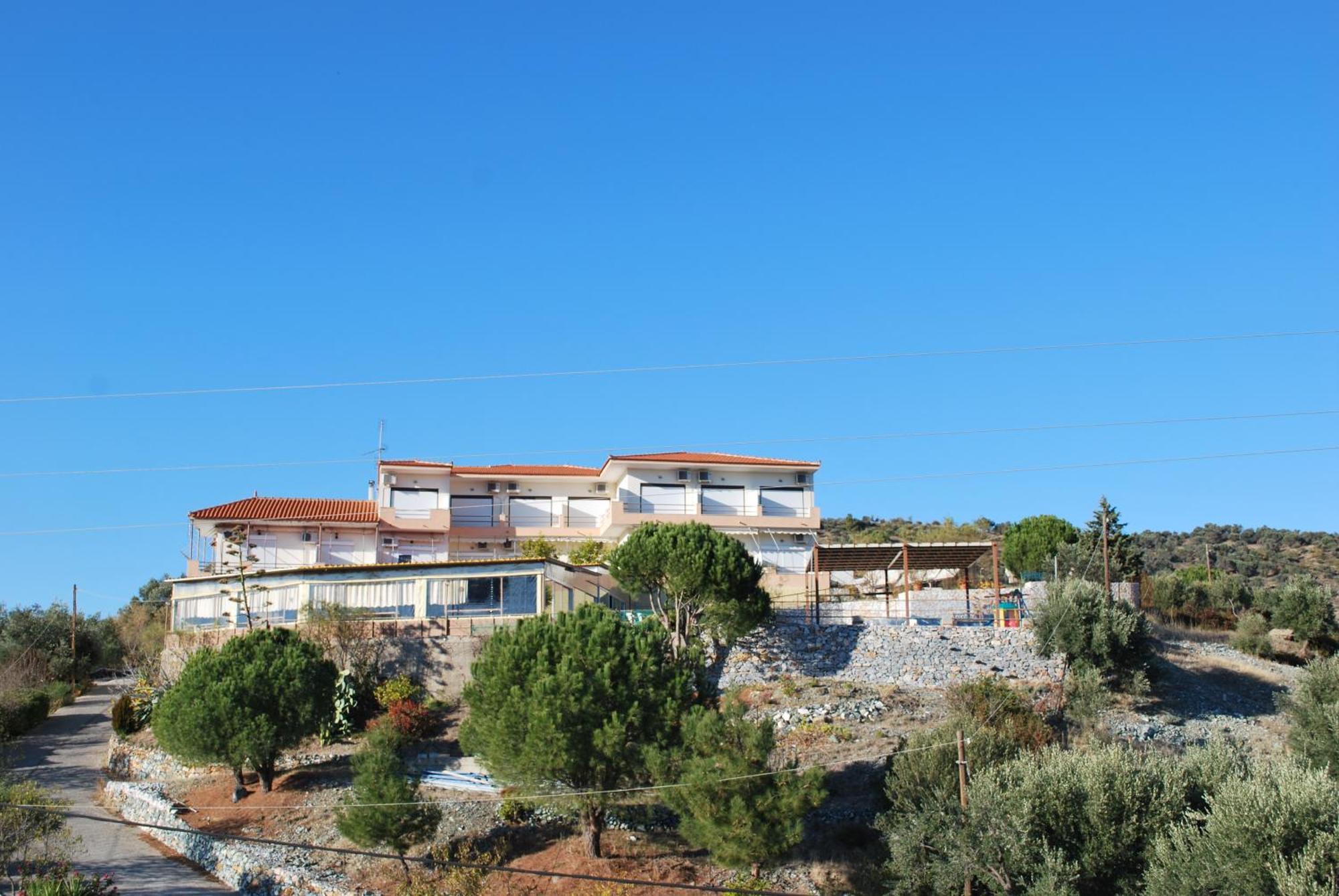 Blue Bay Hotel Charamida Buitenkant foto